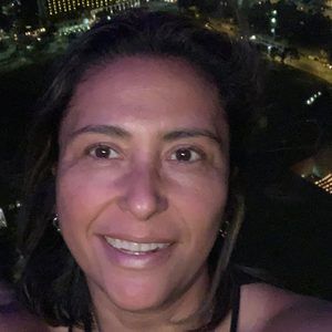 Meet your Posher, Flores-rocha